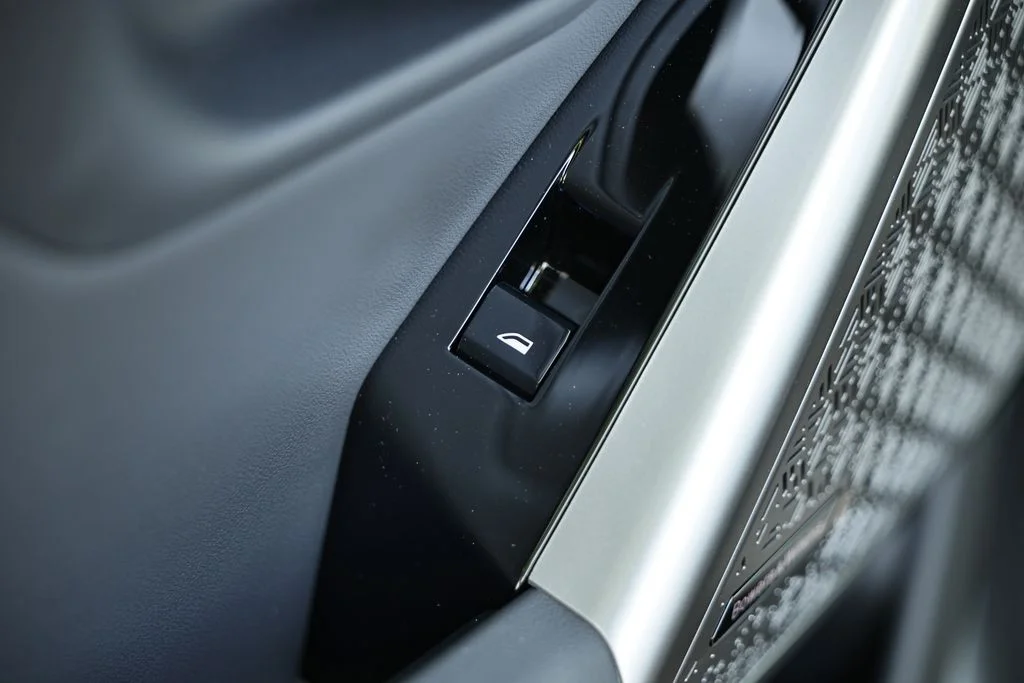 New 2027 Brooklyn Grey Metallic BMW 530i xDrive image 24