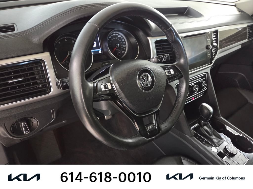 Used 2018  Volkswagen SEL image 18