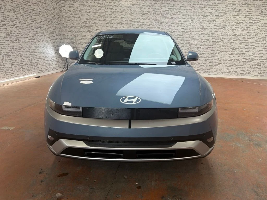 New 2027 Lucid Blue Hyundai SE image 2