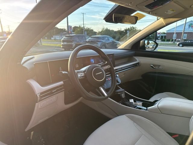 Used 2025 Black Hyundai SEL image 12