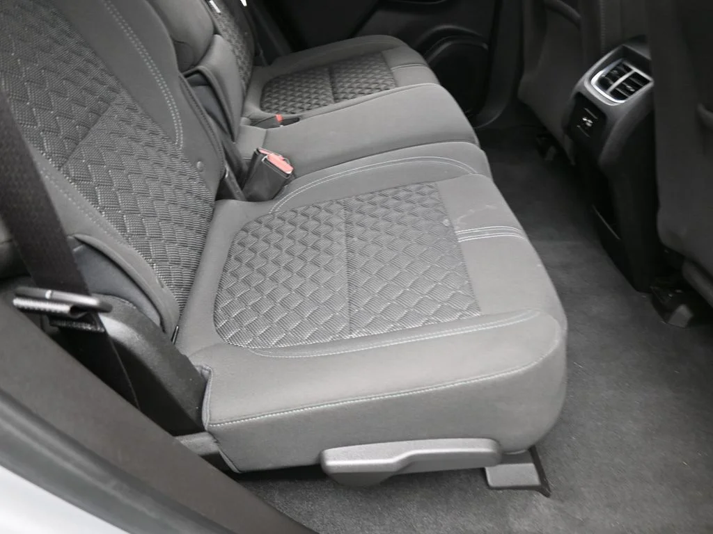 Used 2019 Silver Ice Metallic Chevrolet L image 33