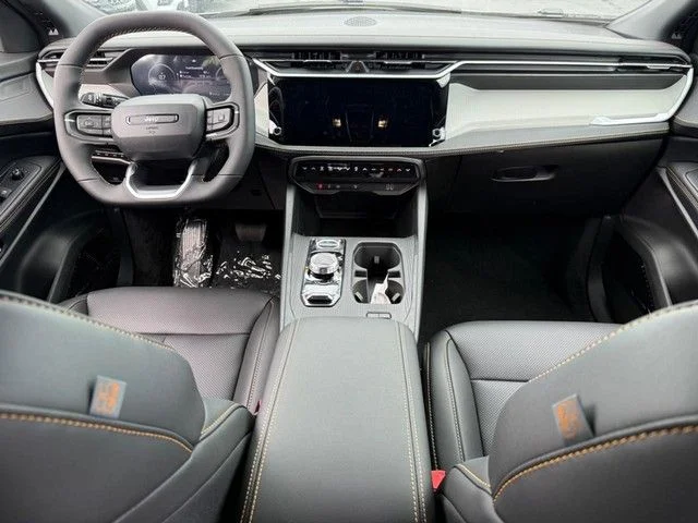 New 2026 Bright White Clear-Coat Exterior Paint Jeep Laredo image 7