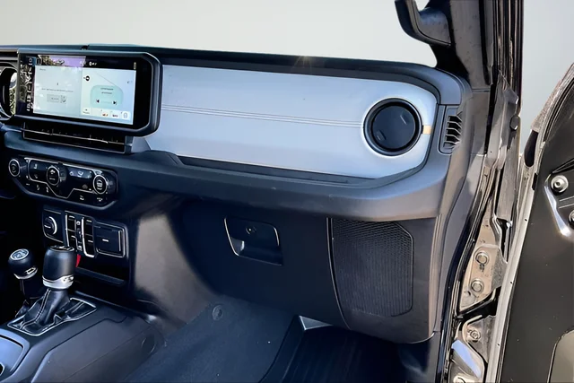 Used 2024 Black Jeep Sport S image 20