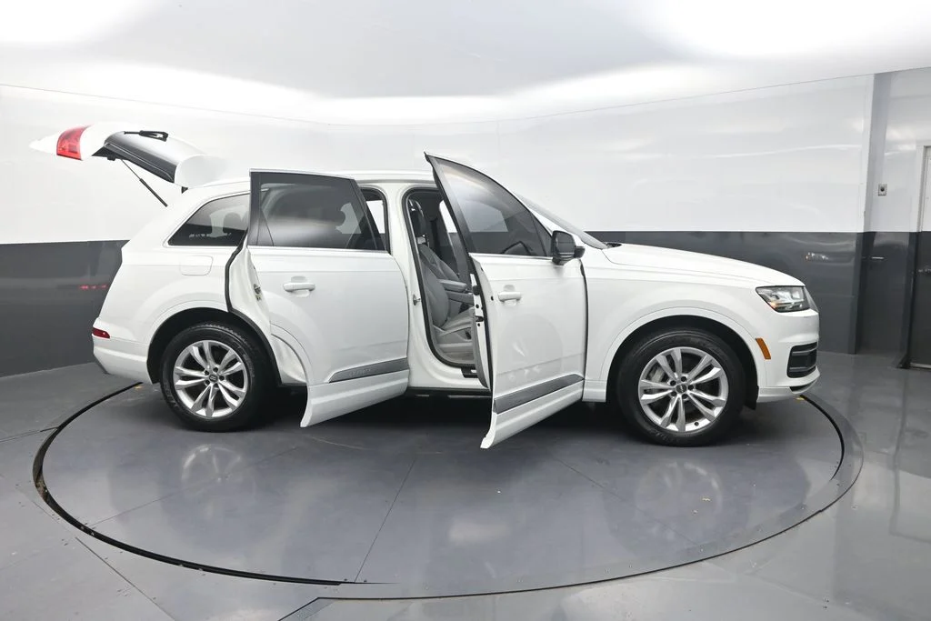 Used 2019  Audi 55 Premium image 39