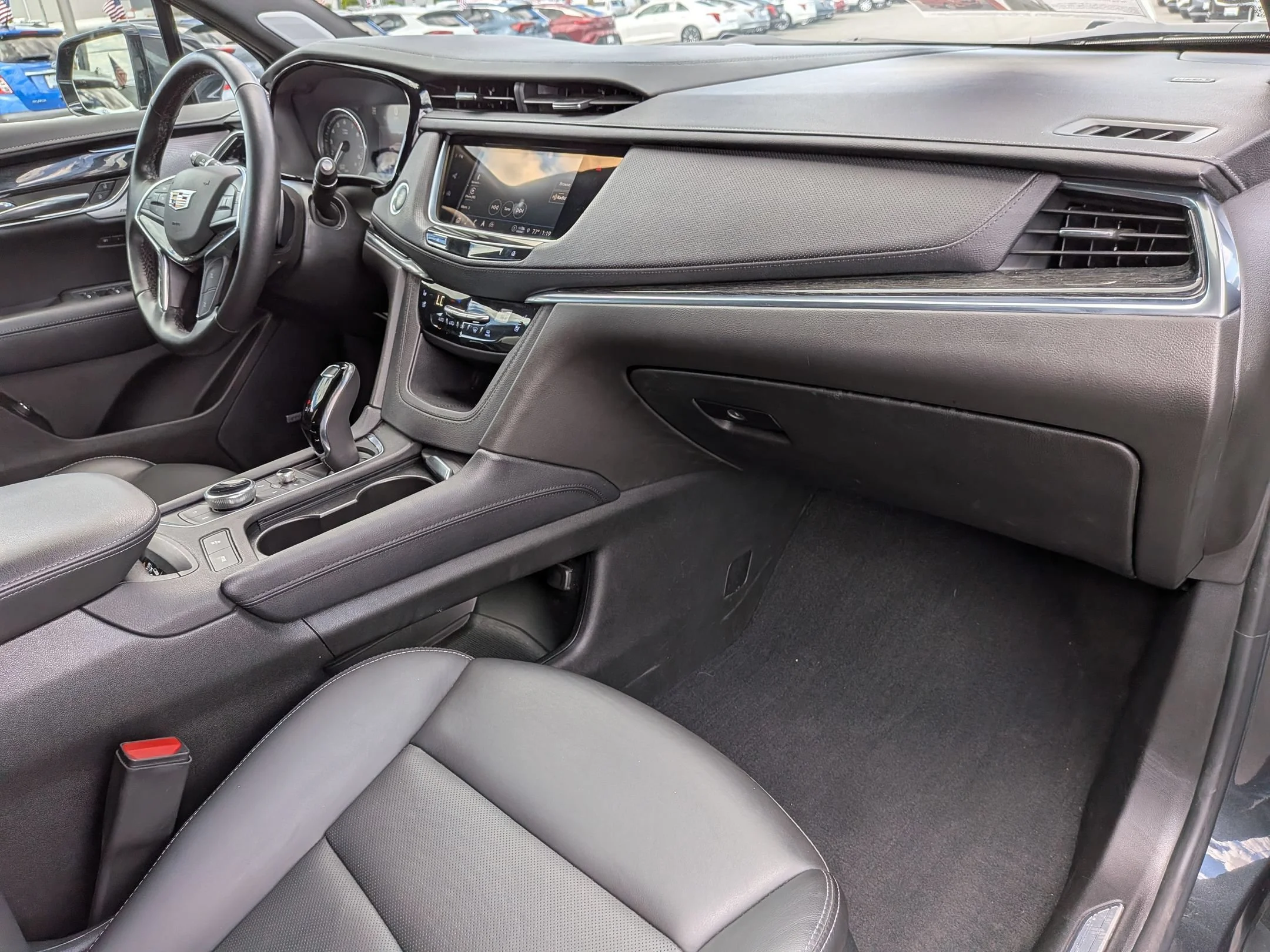 Used 2022 Wilder Metallic Cadillac AWD Premium Luxury image 28