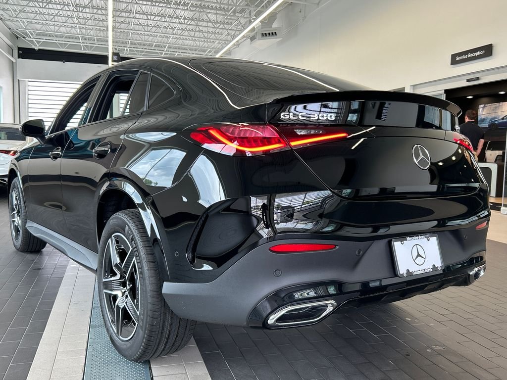 New 2027 Black Mercedes-Benz GLC 300 image 5