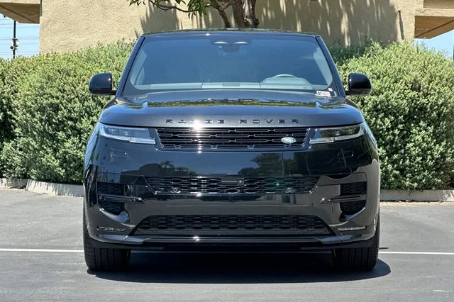 New 2026 Santorini Black Land Rover Dynamic SE image 8