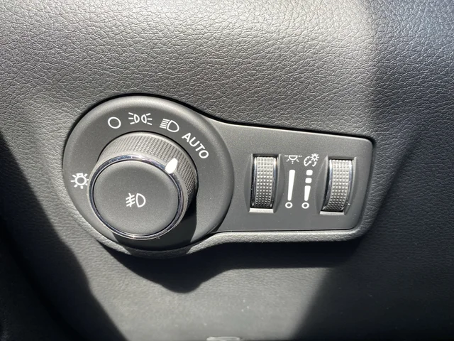2025 Jeep Compass Limited - Photo 24