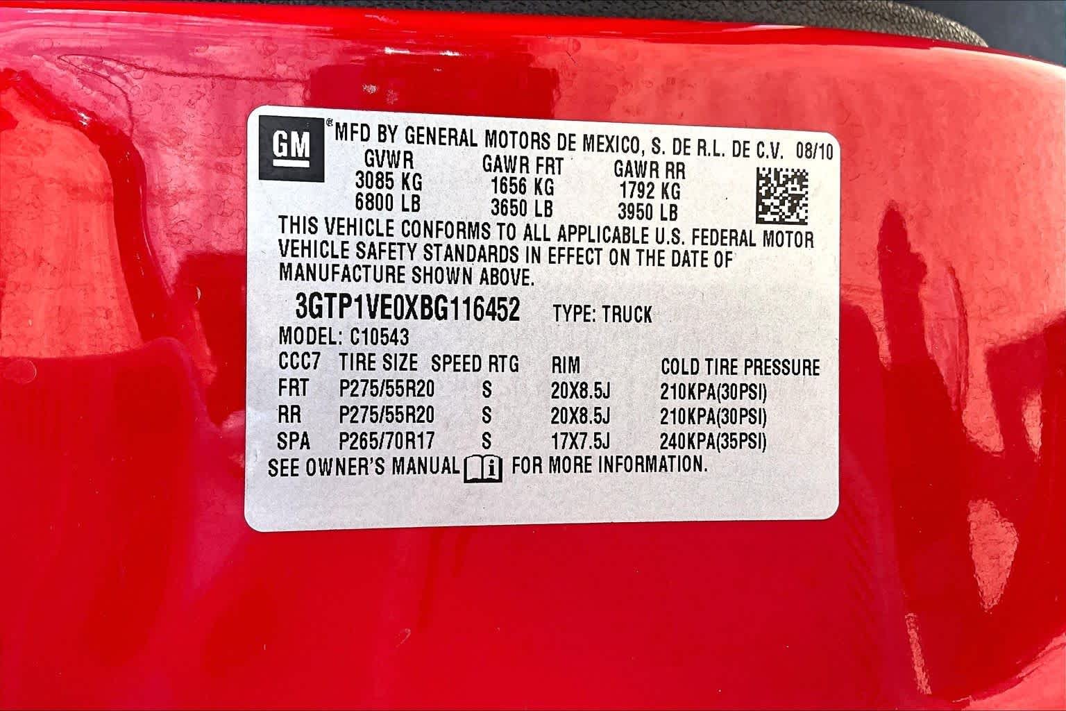 Used 2011 Fire Red GMC SLE image 34