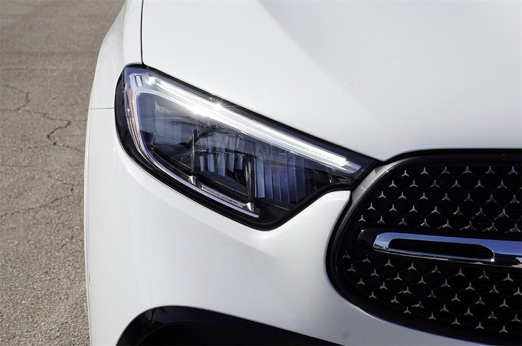 2026 Mercedes-Benz GLC Base - Photo 8