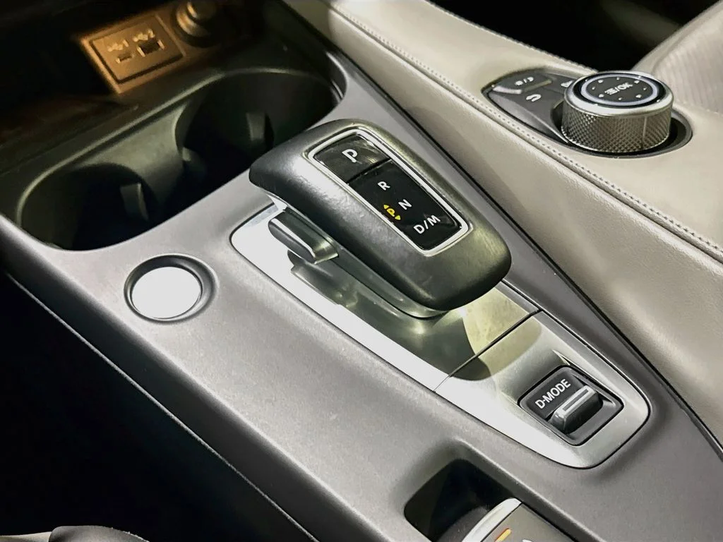 Certified Used 2023 Gray INFINITI LUXE image 17