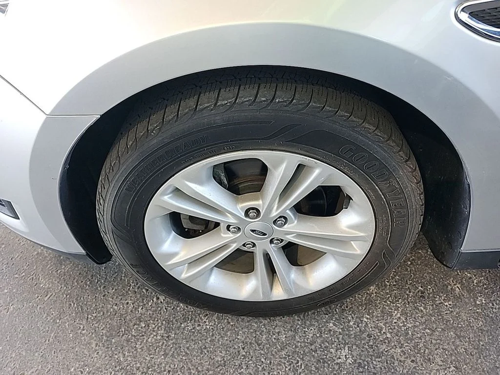 Used 2018 Ingot Silver Metallic Ford SE image 10