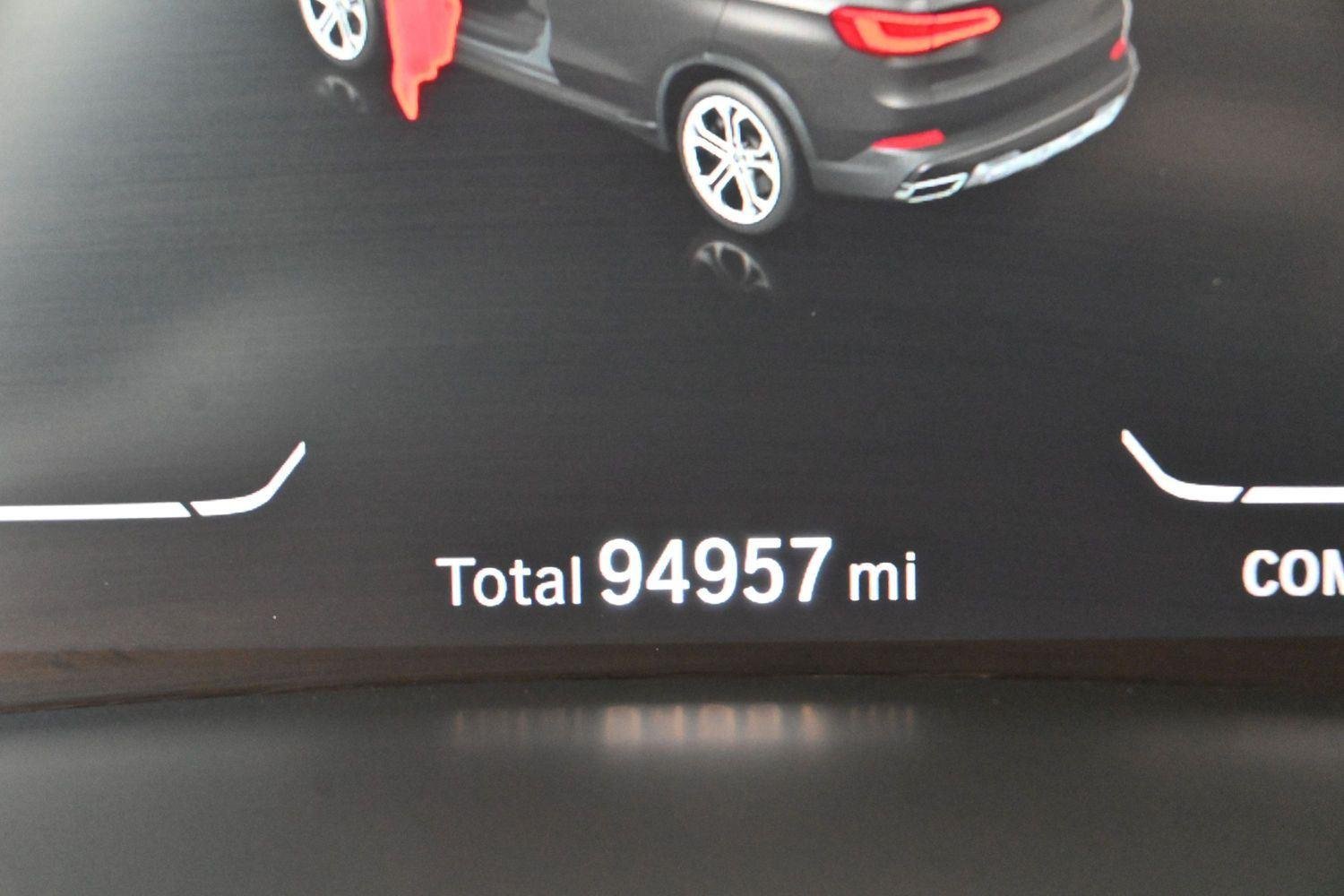 Used 2019 Arctic Gray Metallic BMW xDrive40i image 24
