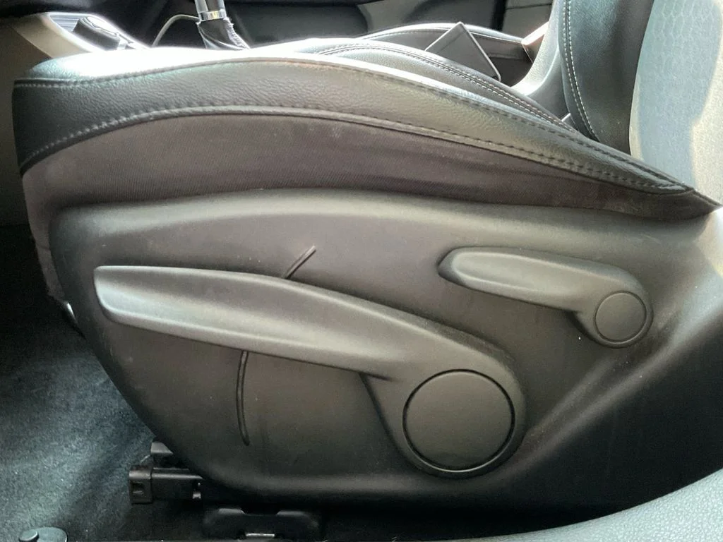Used 2021 Black Jeep Latitude image 31
