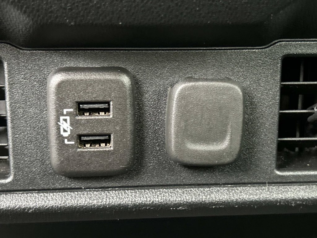 Used 2019 Blue GMC SLE image 18