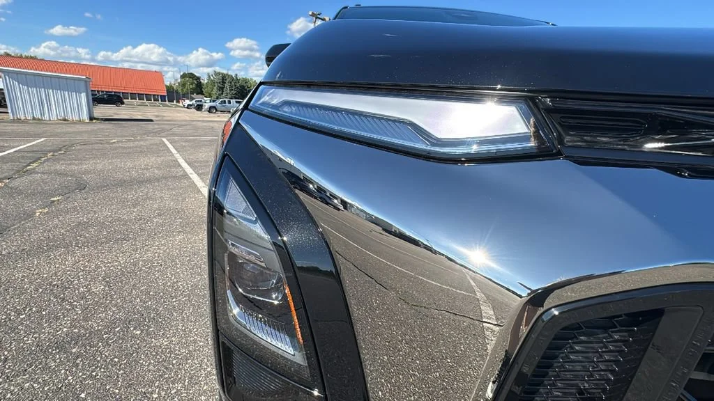 New 2027 Mosaic Black Metallic Chevrolet ACTIV image 18