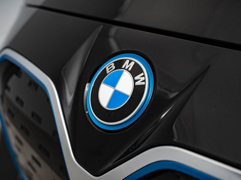 Used 2023 Jet Black BMW eDrive35 image 3