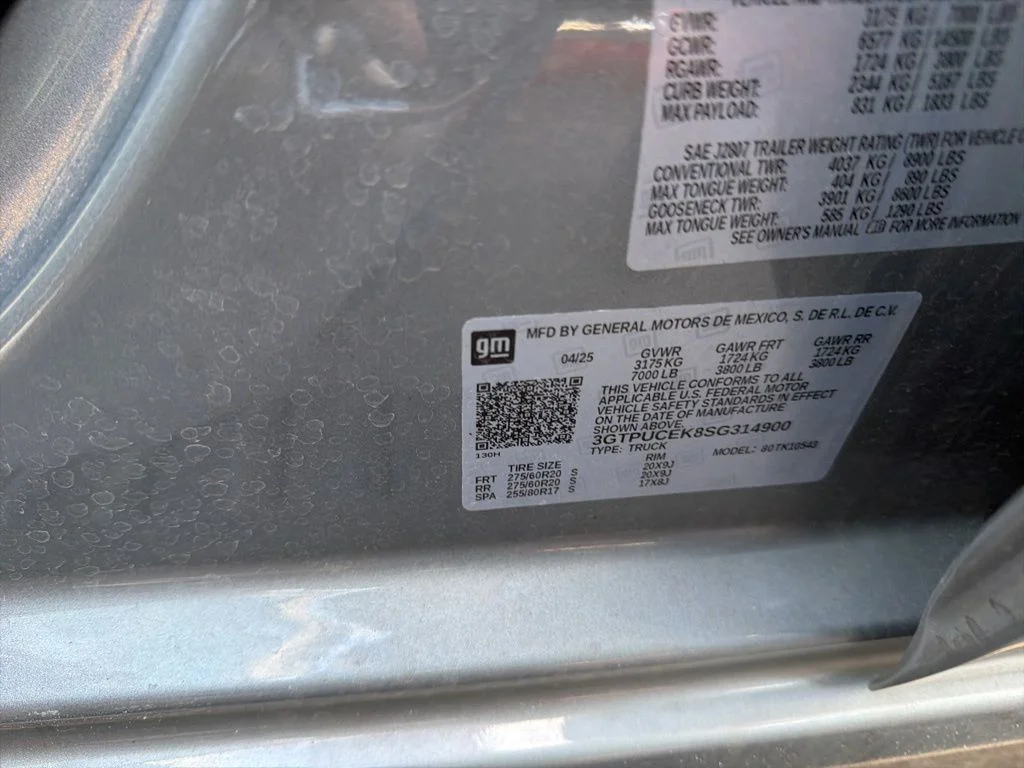 Used 2025 Sterling Metallic GMC Elevation image 6