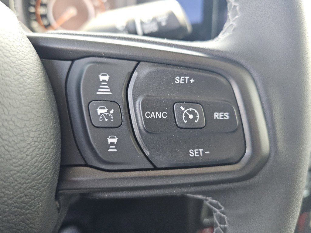 Used 2025 Hydro Blue Pearlcoat Jeep Mojave image 16