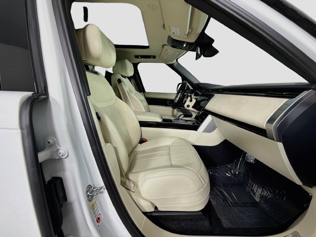 Certified Used 2024 White Land Rover Autobiography image 32