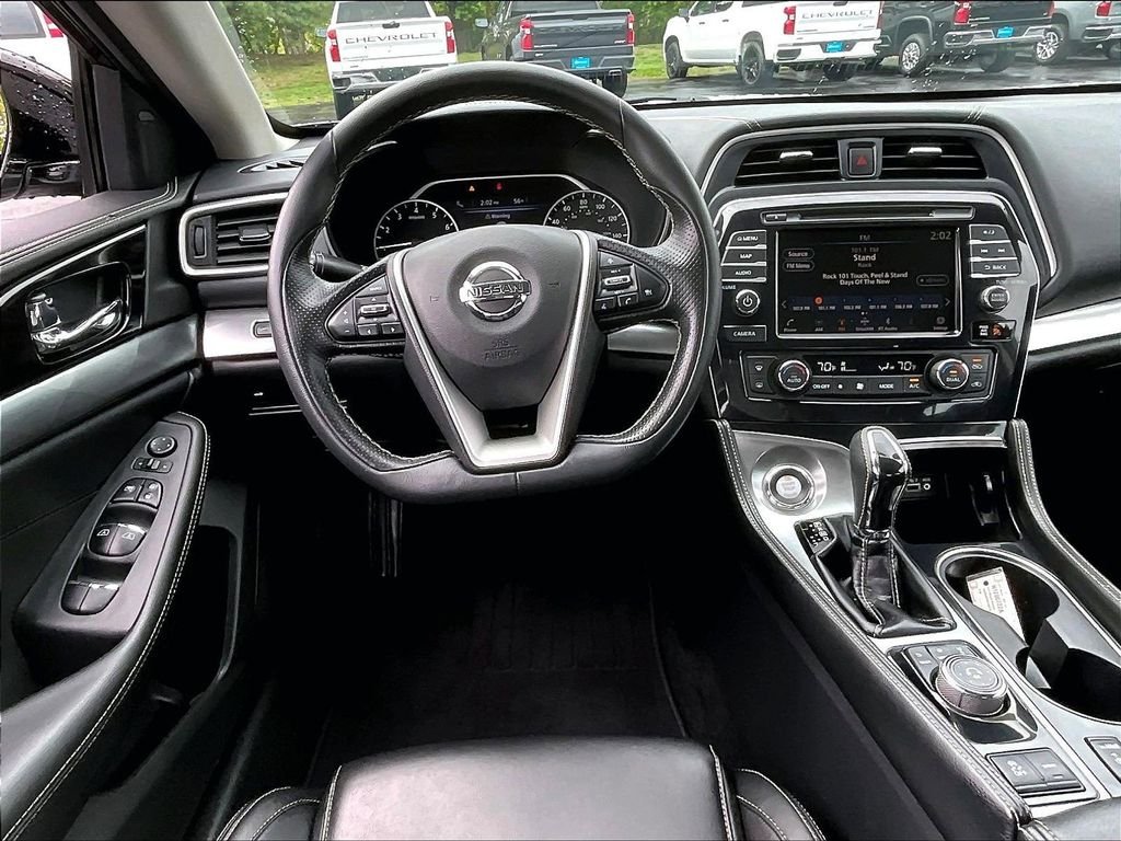 Used 2019 Gray Nissan 3.5 SV image 16