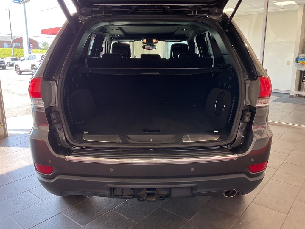 Used 2019 Gray Jeep Limited image 9