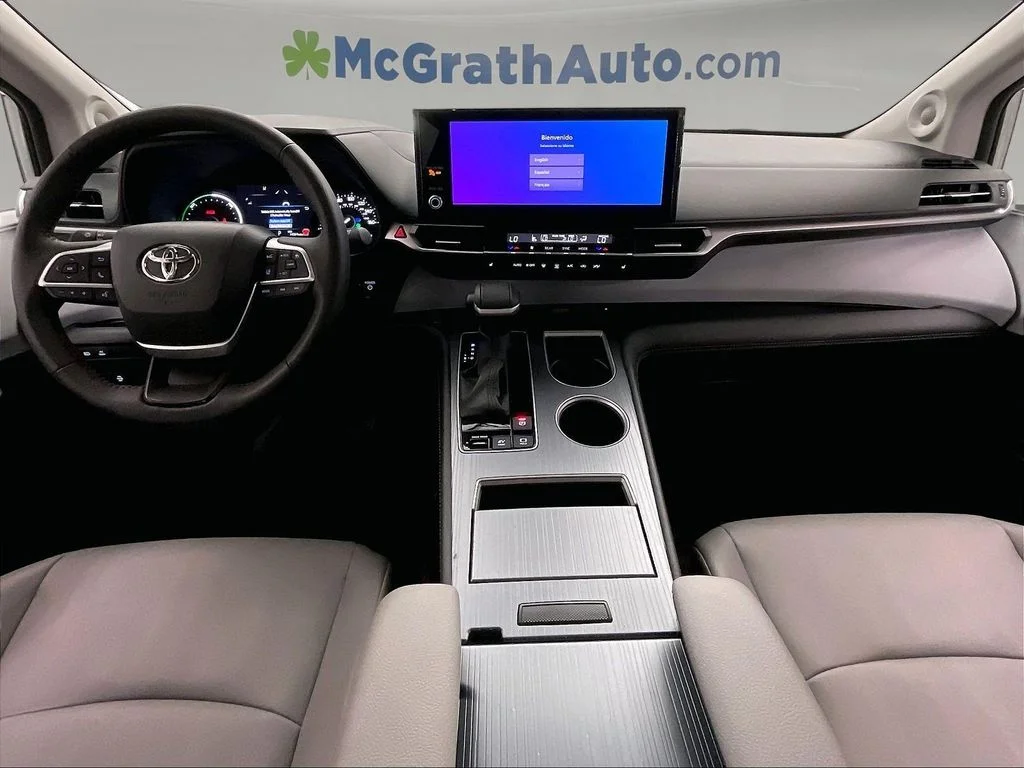 Used 2025 Silver Toyota XLE image 20