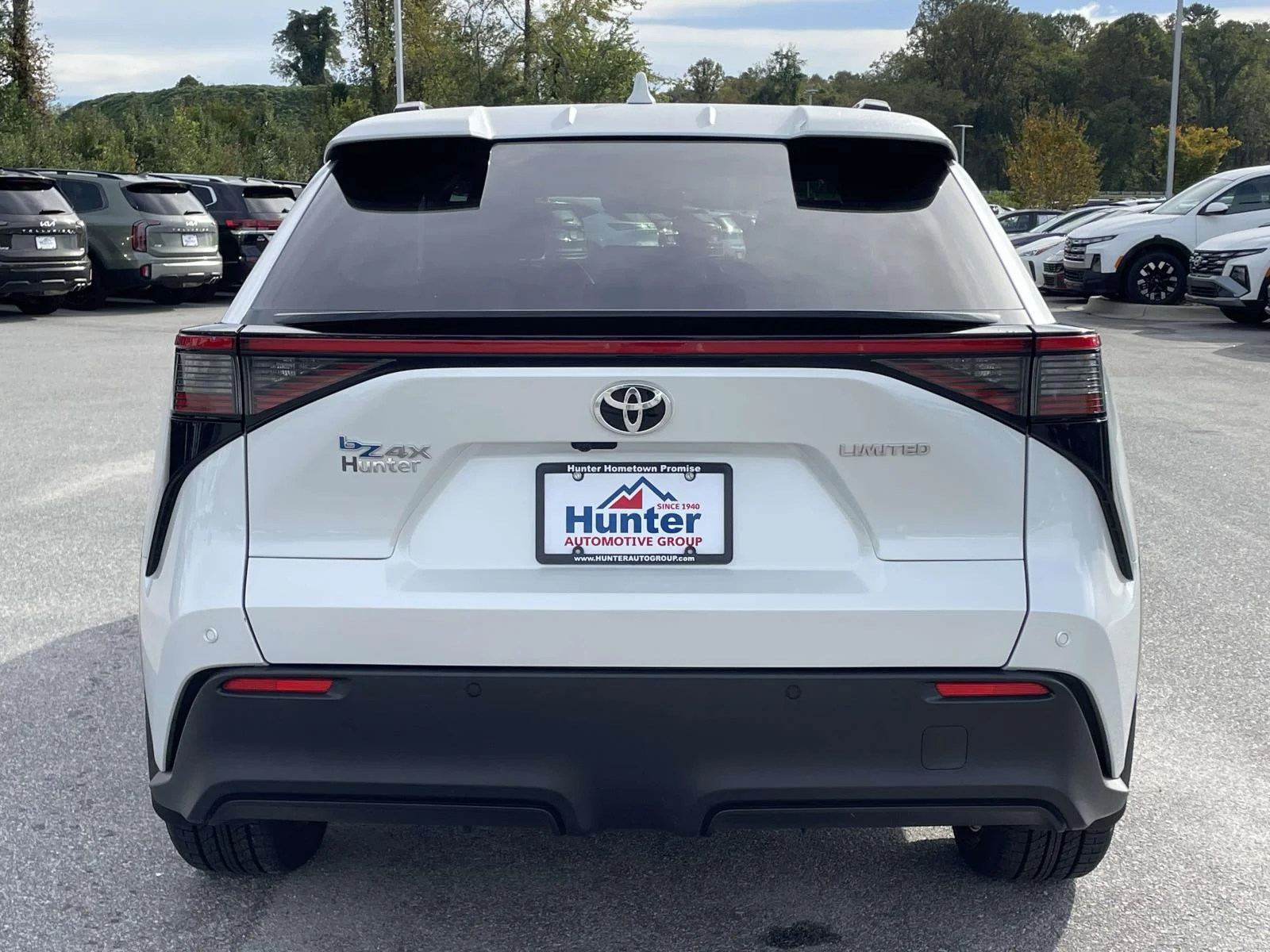 Used 2023 Wind Chill Pearl Toyota Limited image 26