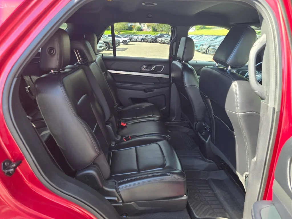 Used 2019 Red Ford XLT image 28