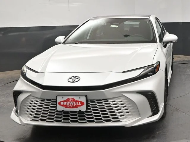 New 2026 Wind Chill Pearl <sup>1</sup> Toyota  XSE image 3