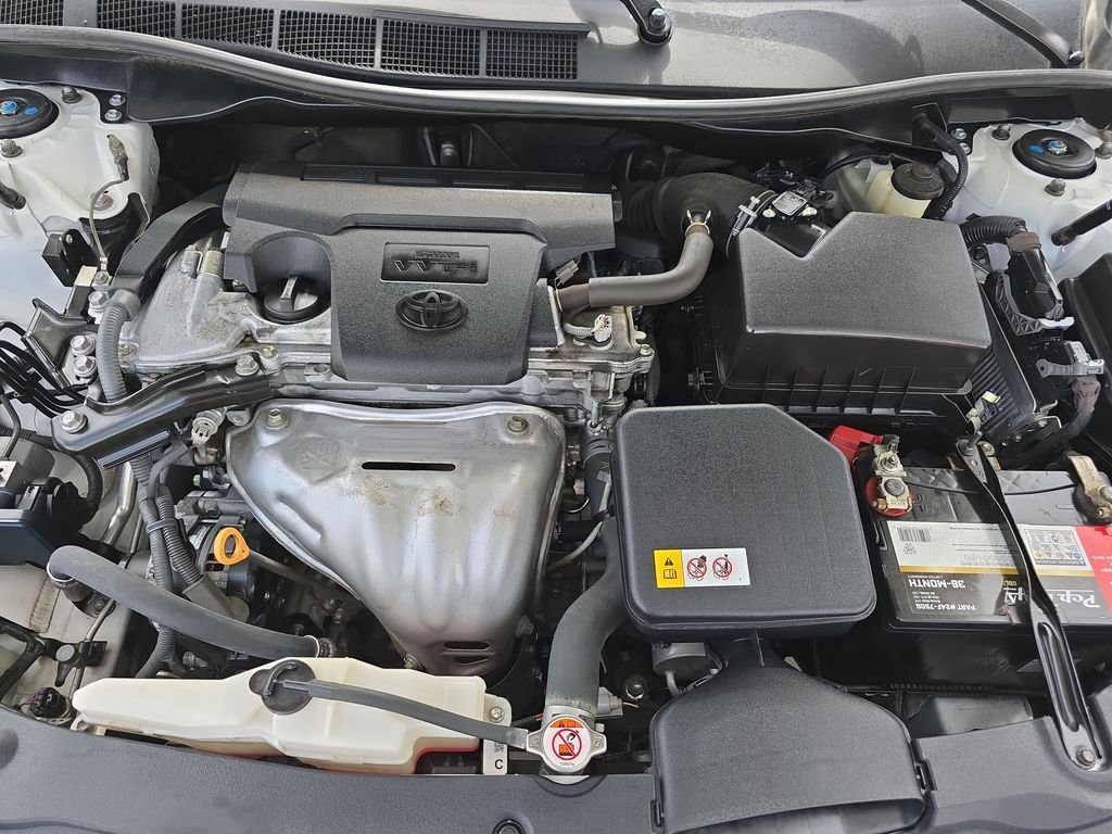 Used 2017  Toyota SE image 31