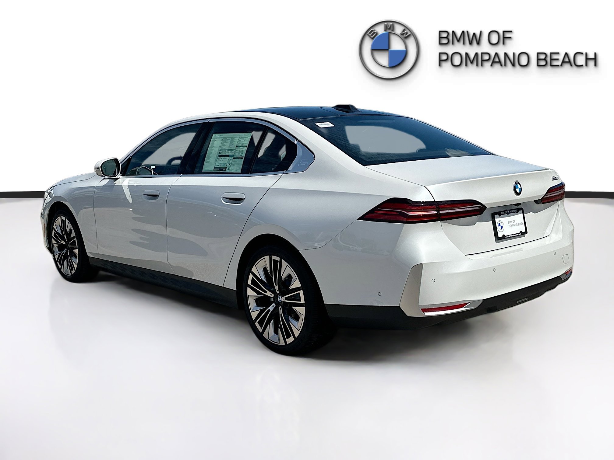 New 2026 Mineral White Metallic BMW 530i image 4