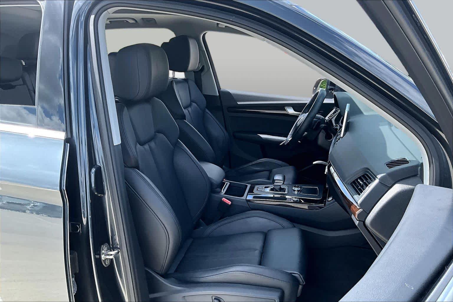 Used 2018 Manhattan Gray Metallic Audi Premium Plus image 8