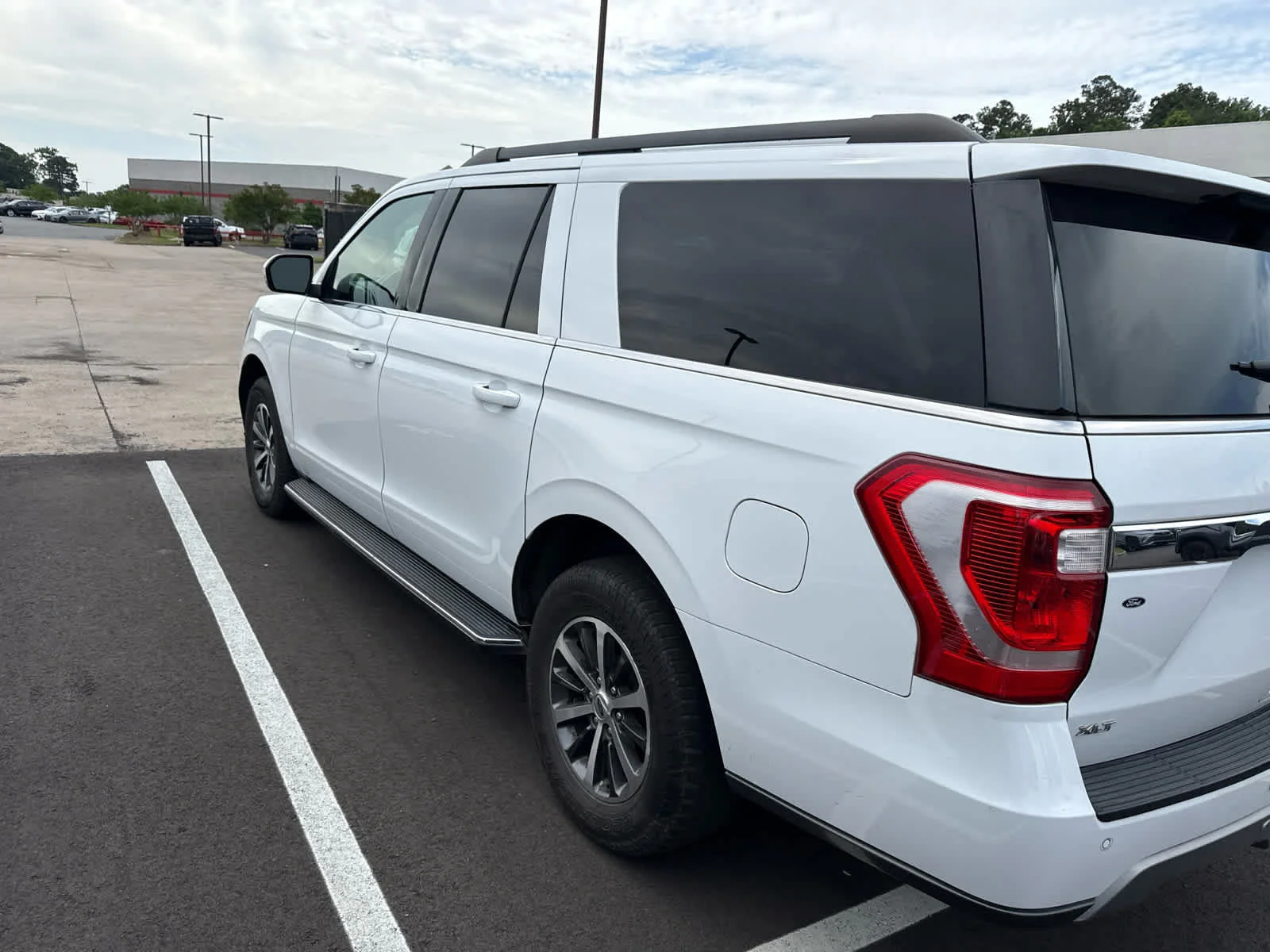Used 2020 Oxford White Ford XLT image 4