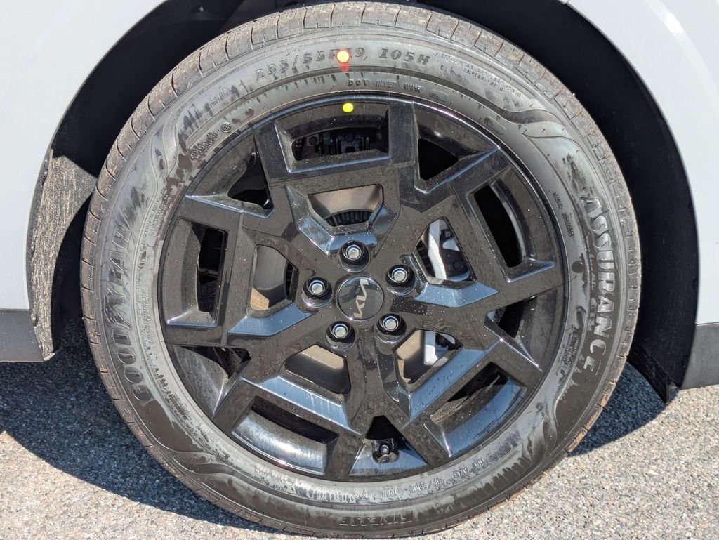 New 2026 Ceramic Silver Kia SX image 10