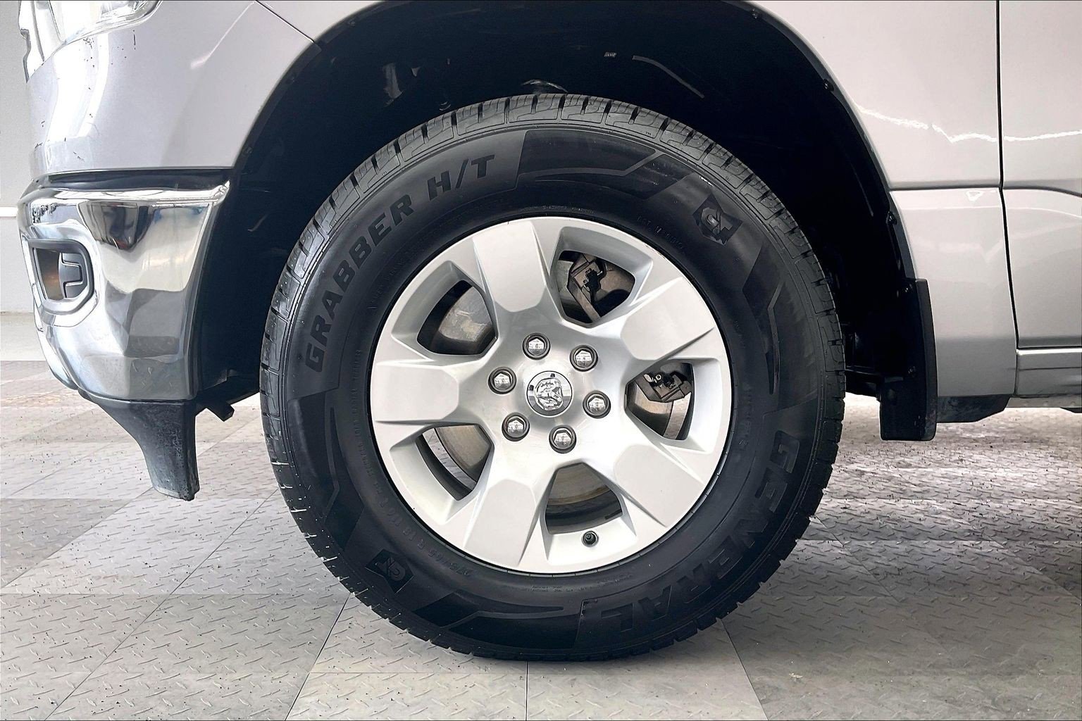 2022 Ram 1500 Big Horn Crew Cab 4x4 6'4" Box photo 3