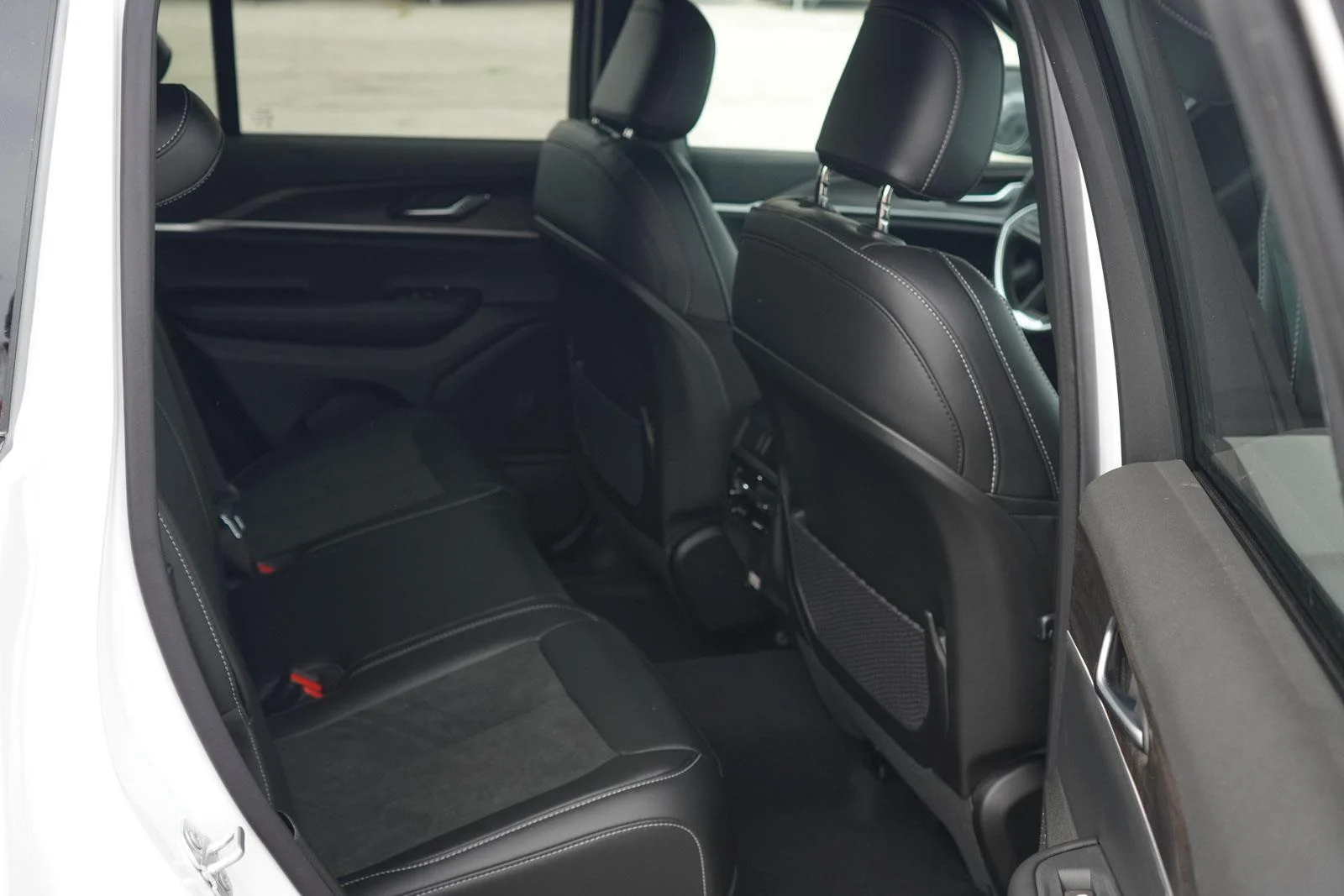 New 2026 Bright White Clearcoat Jeep Laredo Altitude image 26