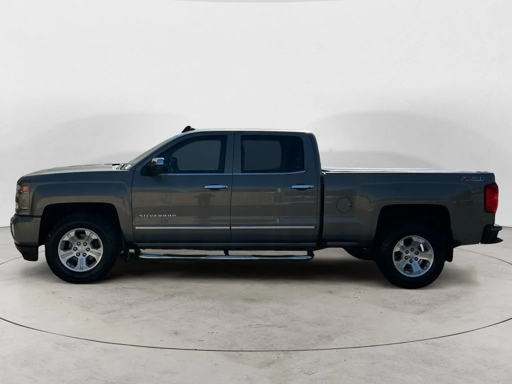 Used 2017 PEPPERDUST METALLIC Chevrolet LTZ image 8