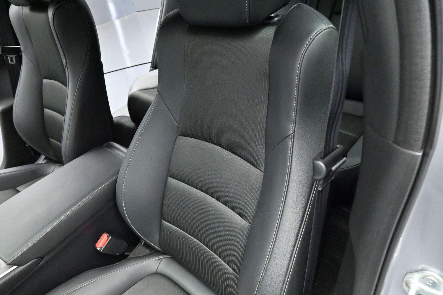 Used 2022 Lunar Silver Metallic Honda Sport image 15