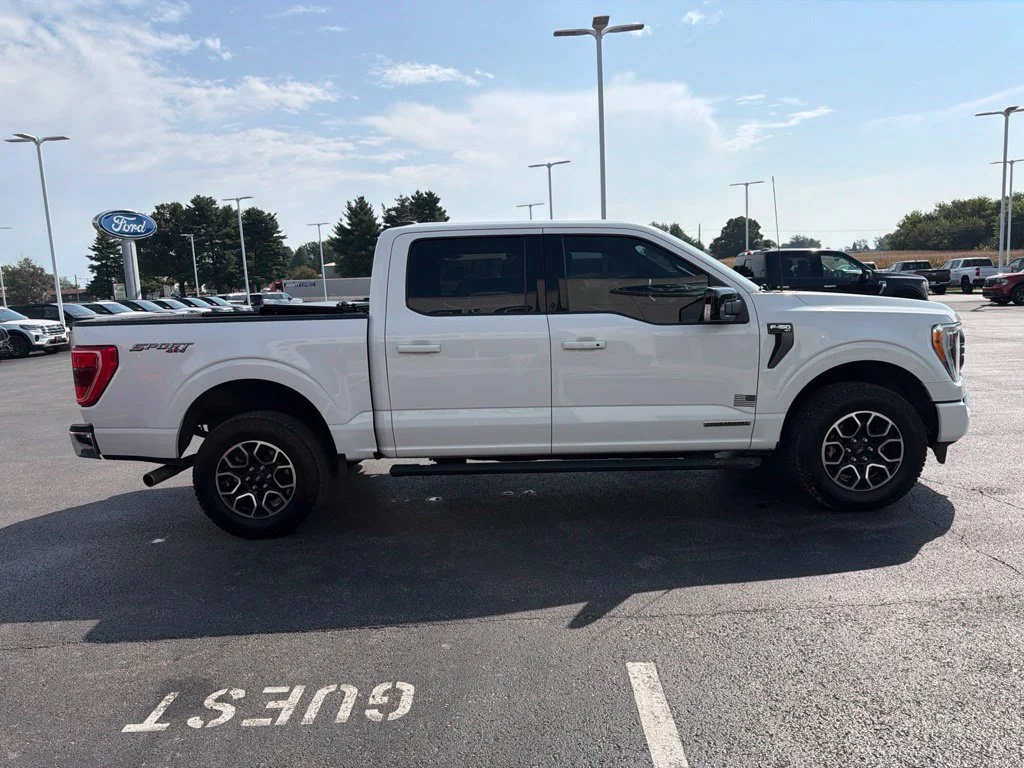 Used 2023 Oxford White Ford XLT image 5
