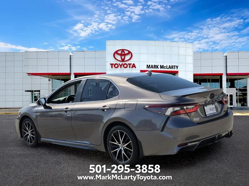 Used 2022 Predawn Gray Mica TOYOTA SE AUTO image 3