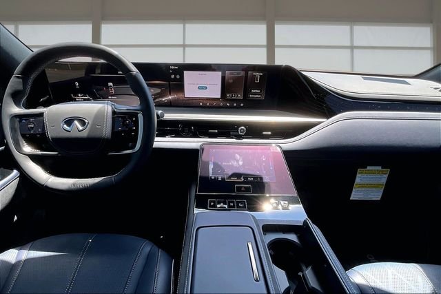 New 2027 2T RADIANT WHIT INFINITI SPORT image 16