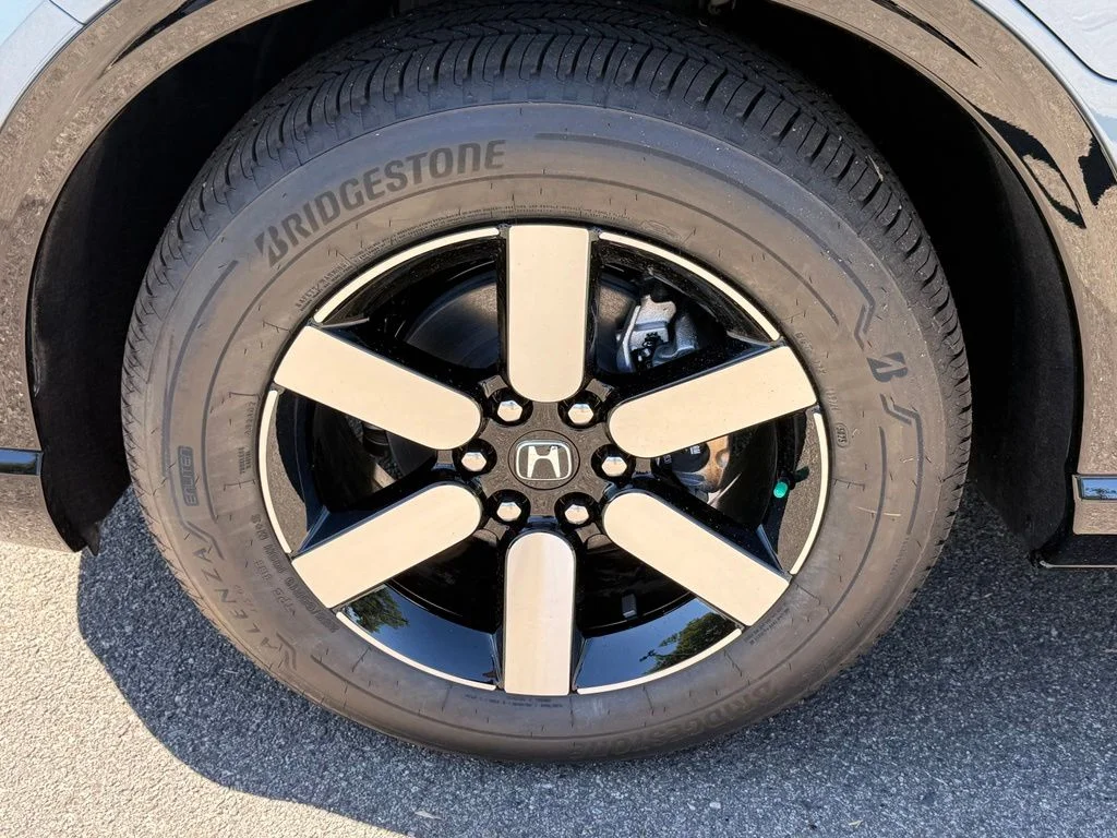 New 2026 Sonic Gray Pearl Honda Touring image 11