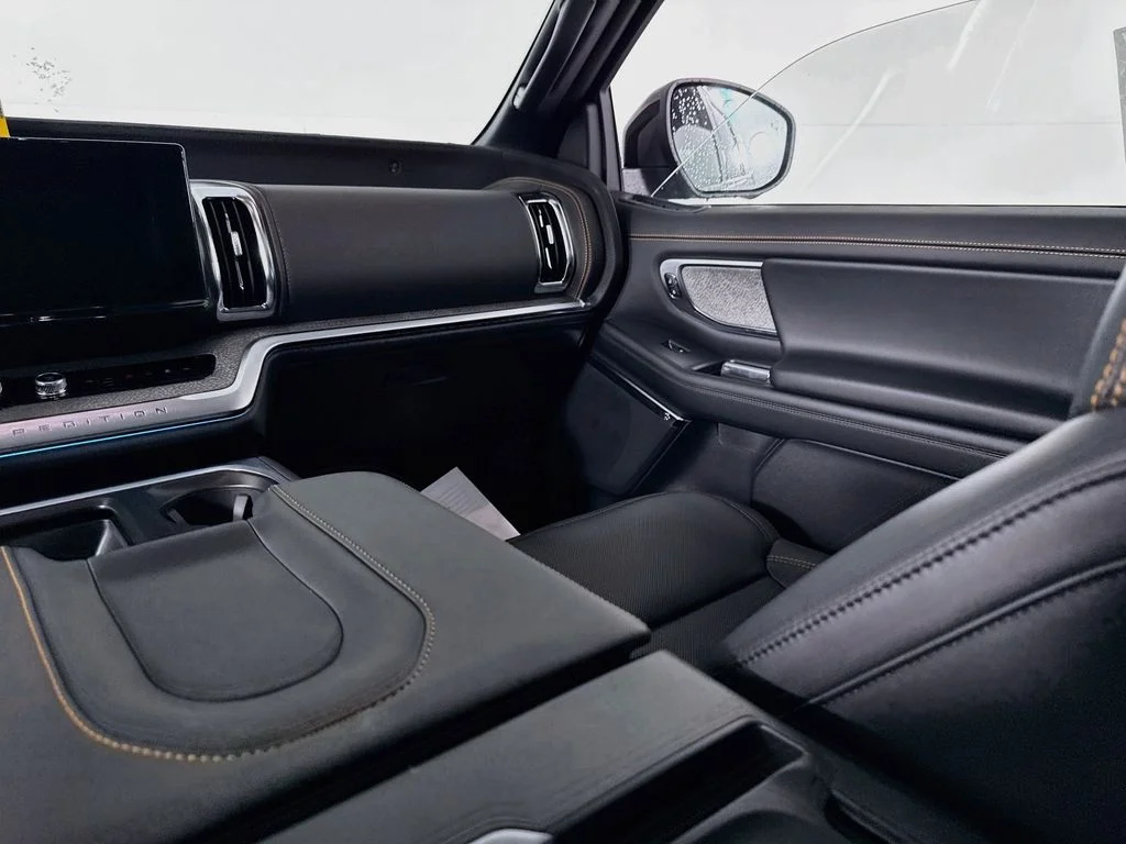 New 2027 Glacier Gray Metallic Tri-Coat Ford Tremor® image 25