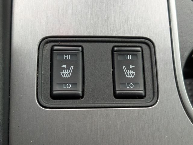 Used 2024 Gray Nissan SV image 18