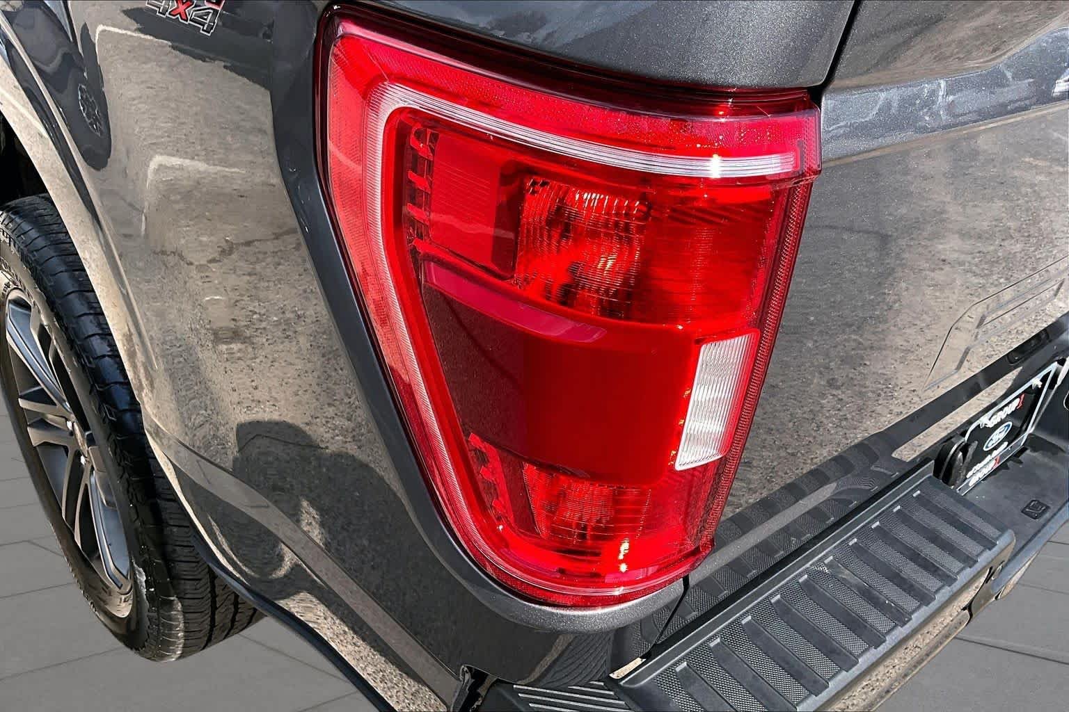 Used 2023 Carbonized Gray Metallic Ford XLT image 28