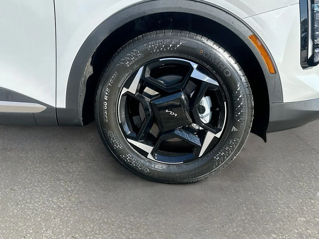 New 2026 Wolf Gray Kia EX image 30