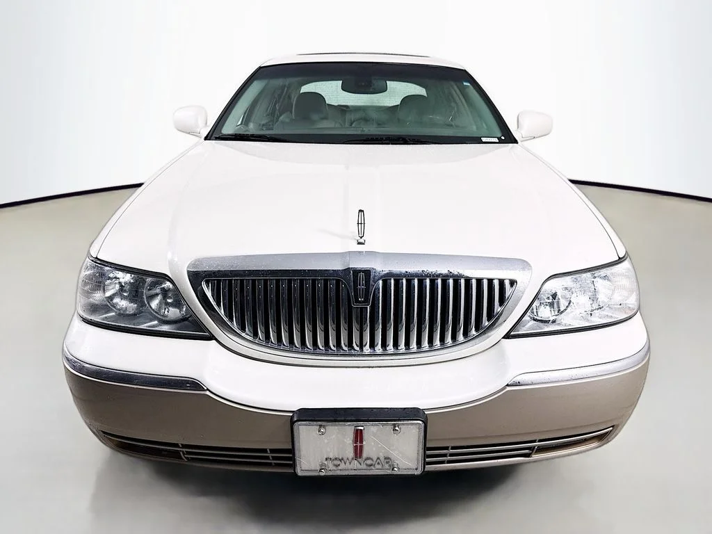 Used 2003 White Pearlescent Clearcoat Metallic Tri-Coat Lincoln Signature image 6