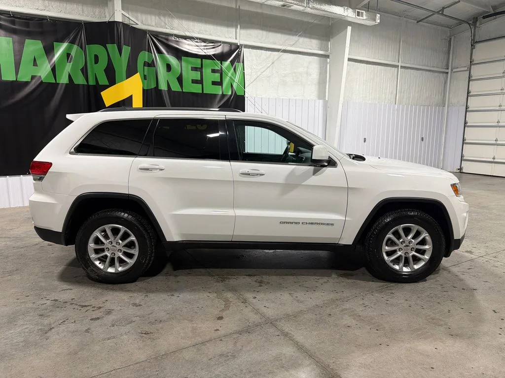 Used 2015 Bright White Clearcoat Jeep Laredo image 4