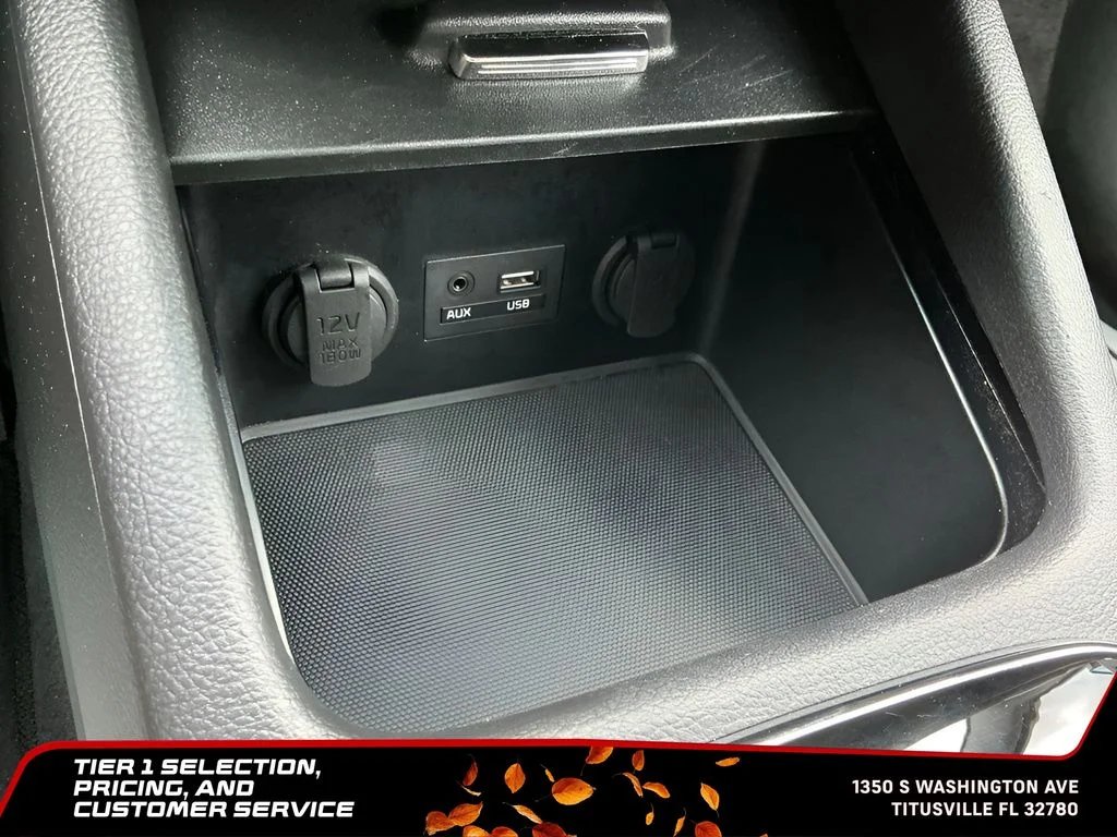 Used 2017 White Kia S image 35